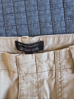 Banana Republic women’s Tan Chino Pants - Classic Style